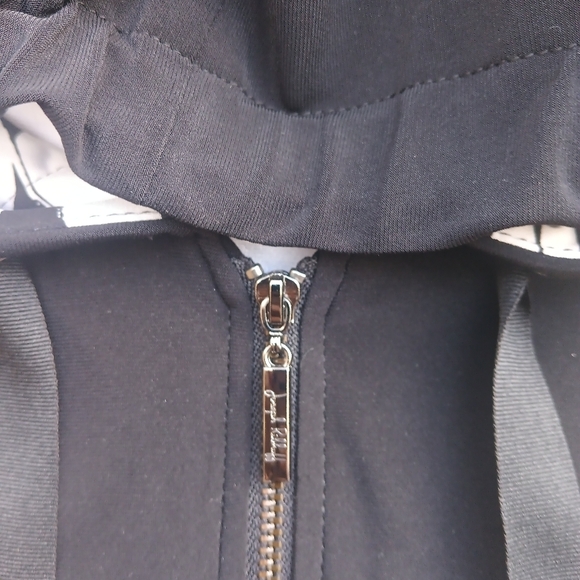 Joseph Ribkoff Women's Sz 10 Designer Graffiti Printed Black White Hooded Jacket - Picture 5 of 11